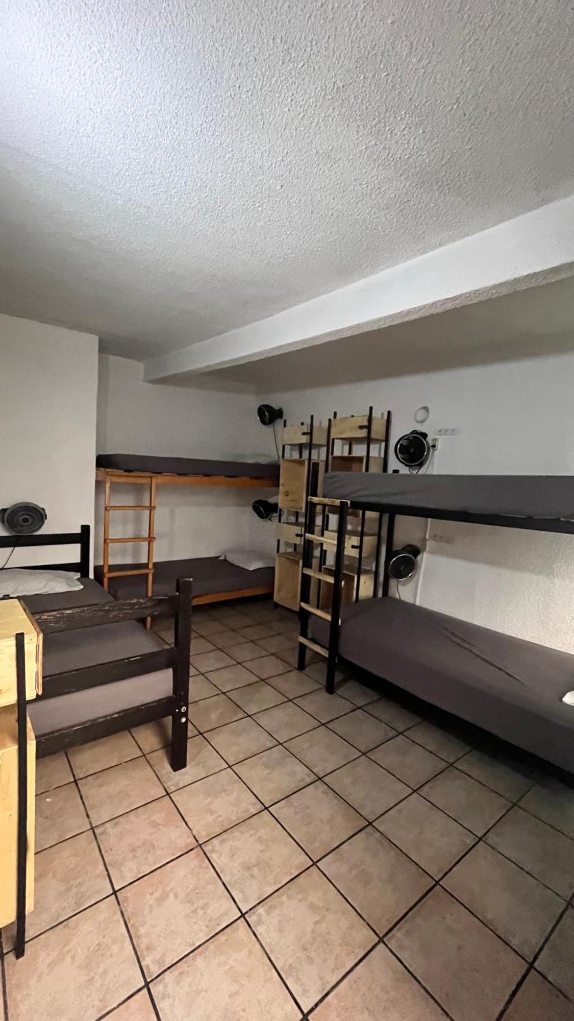 Habitación Familiar con baño compartido