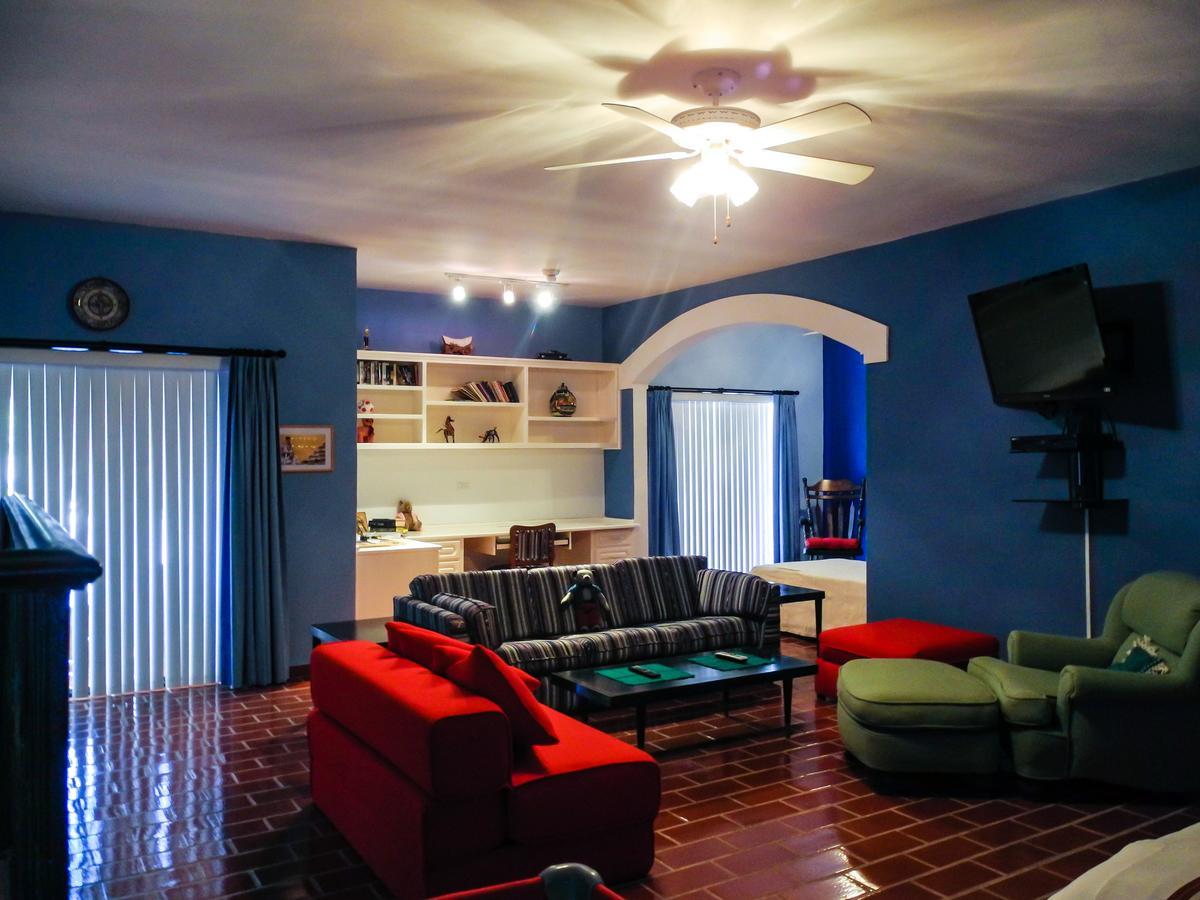 Deluxe King Suite